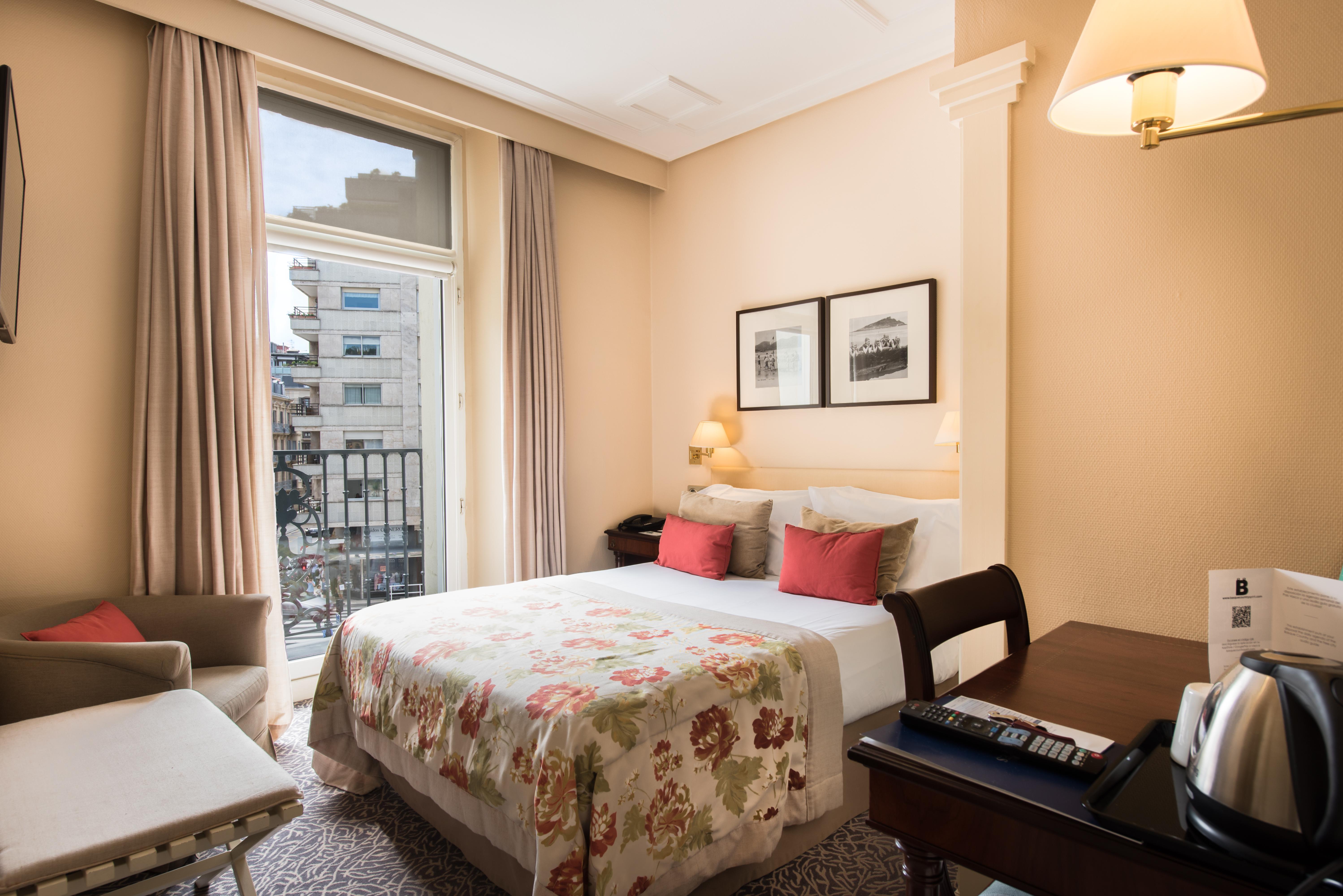 Hotel De Londres Y De Inglaterra — Photos 1